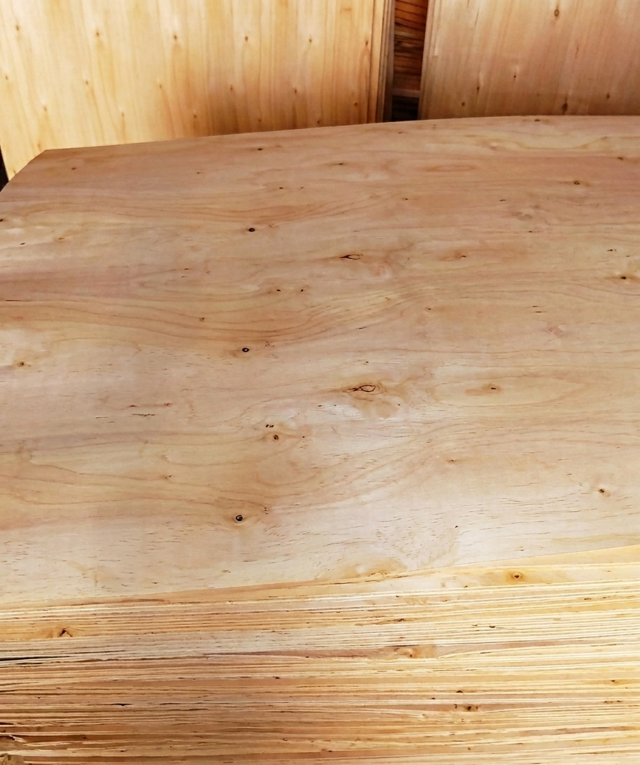 Wood veneer peeled sheets for plywood manufacturing